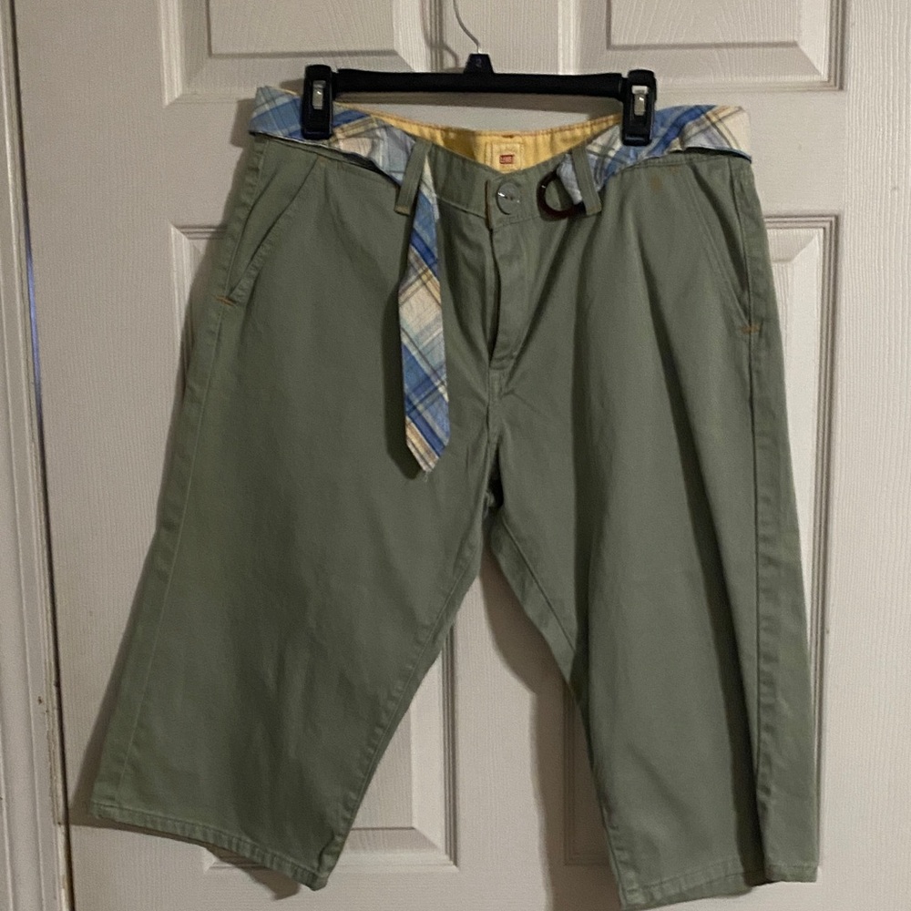 Levi’s Army Green Olive Capri Long Bermuda Short with Plaid Belt 14